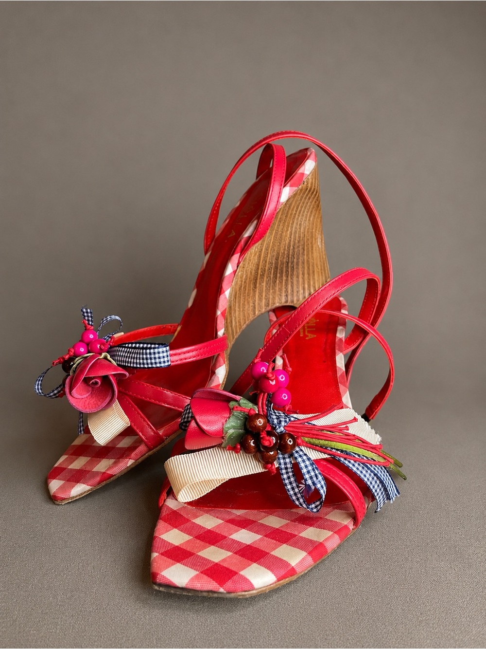 Ciélla Made in Spain Fruit Embellished Gingham Wedge Sandals | Size 38 (7.5)